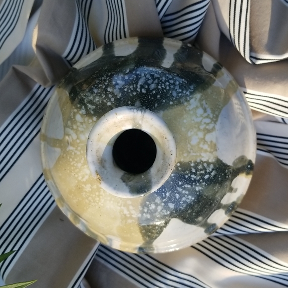 1970s Studio Pottery Vessel Vase signed Patti Dunes '74 neutral drip - Picture 5 of 10